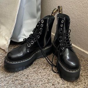 Dr. Martens Jadon Max boots